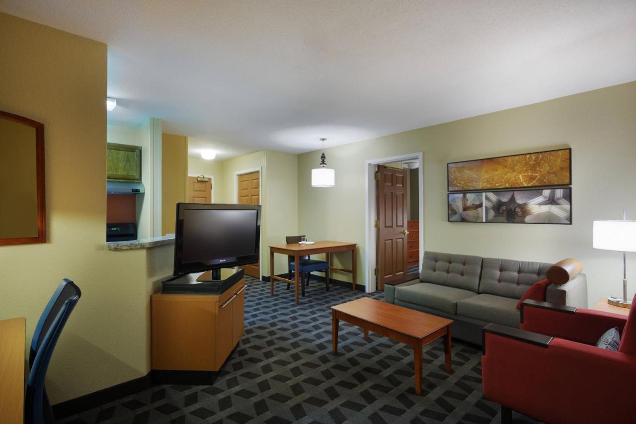 Mainstay Suites Tampa Moffitt-Usf Temple Terrace Eksteriør billede