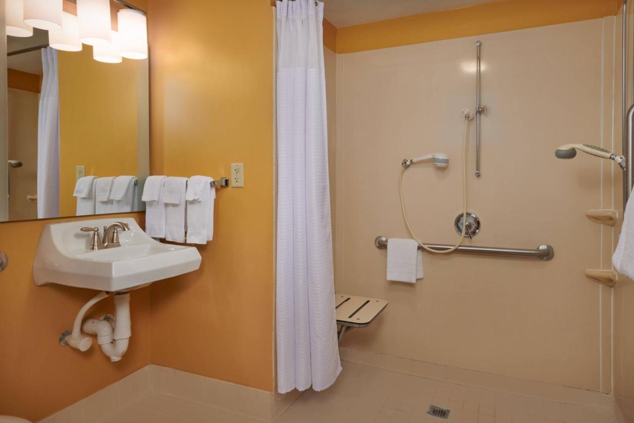 Mainstay Suites Tampa Moffitt-Usf Temple Terrace Eksteriør billede