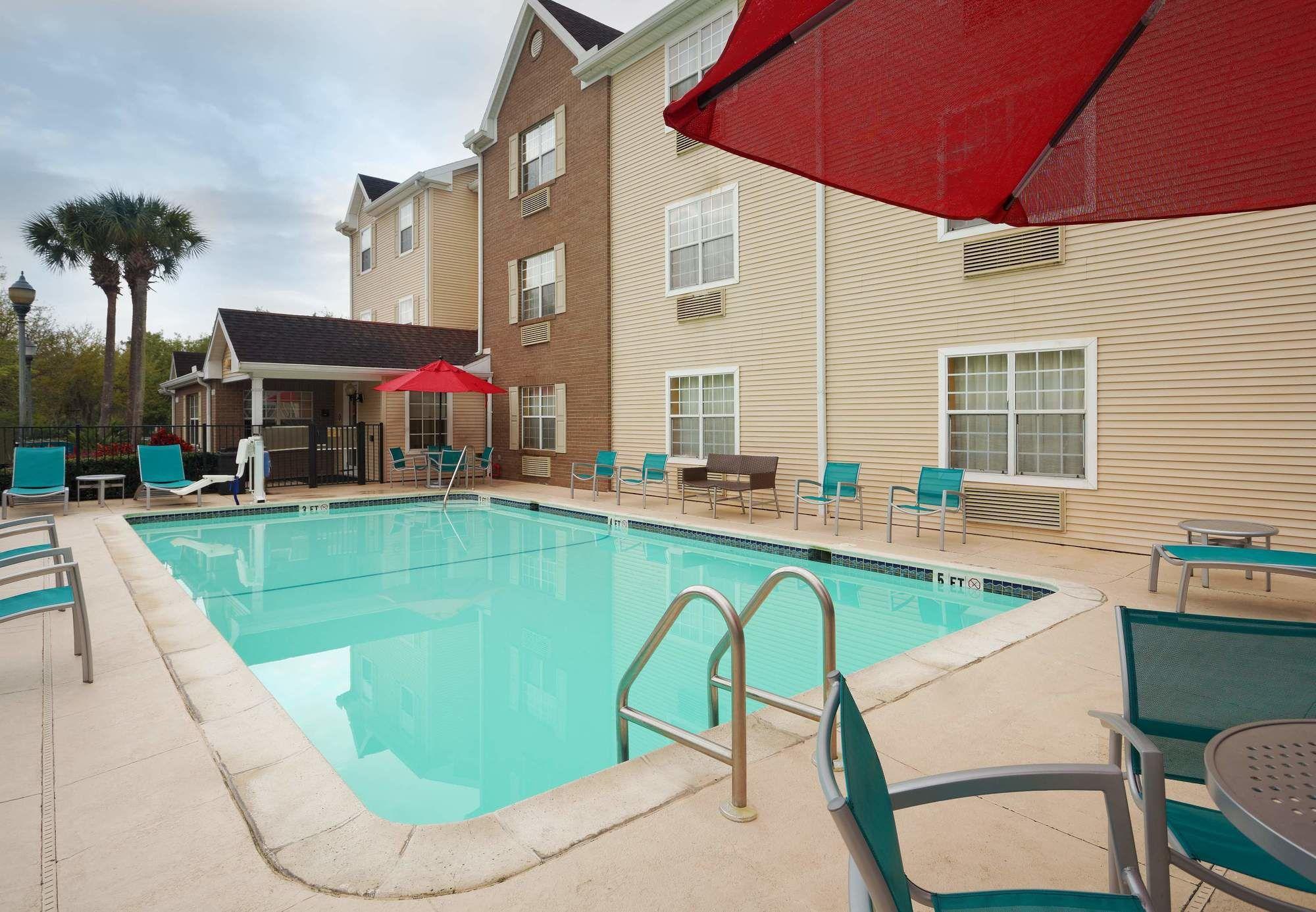 Mainstay Suites Tampa Moffitt-Usf Temple Terrace Eksteriør billede